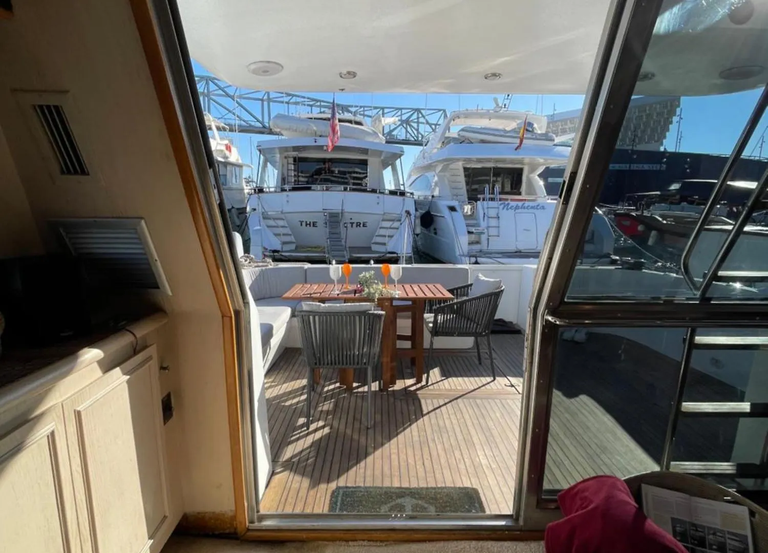 Botel Yate Hotel Stv Barcelona Spain
