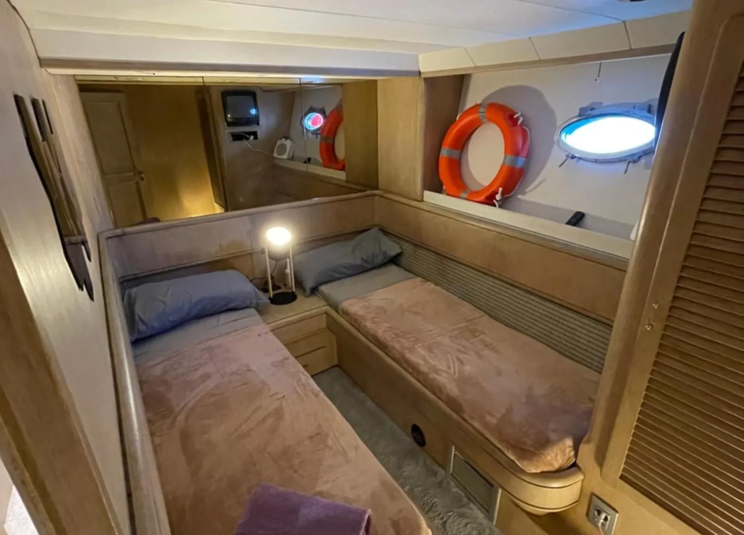 Botel Yate Hotel Stv Barcelona Spain