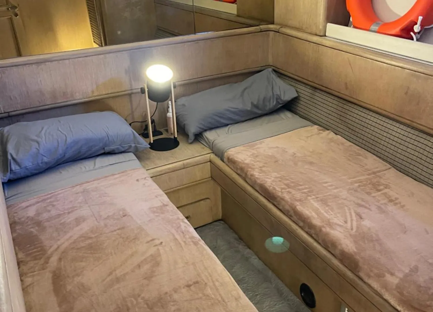 Yate Hotel Stv Barcelona Botel