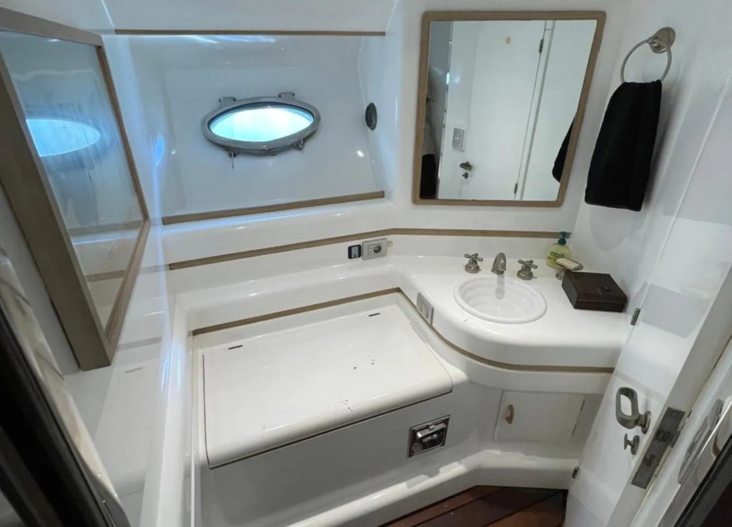 Botel Yate Hotel Stv Barcelona