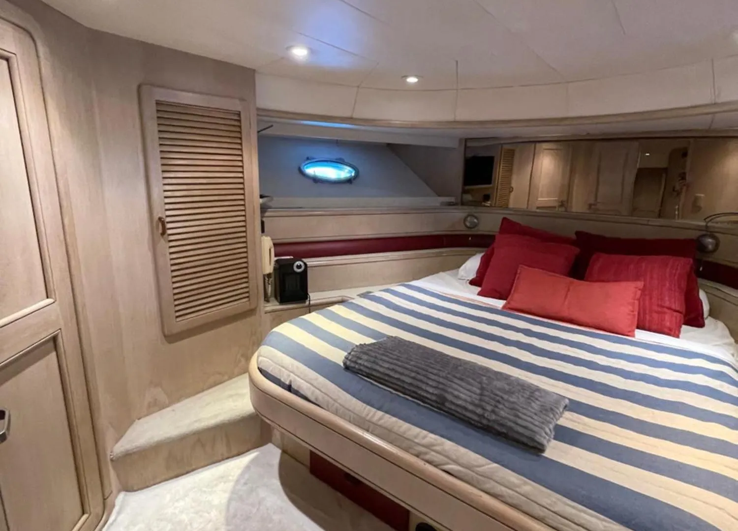 Yate Hotel Stv Barcelona Botel